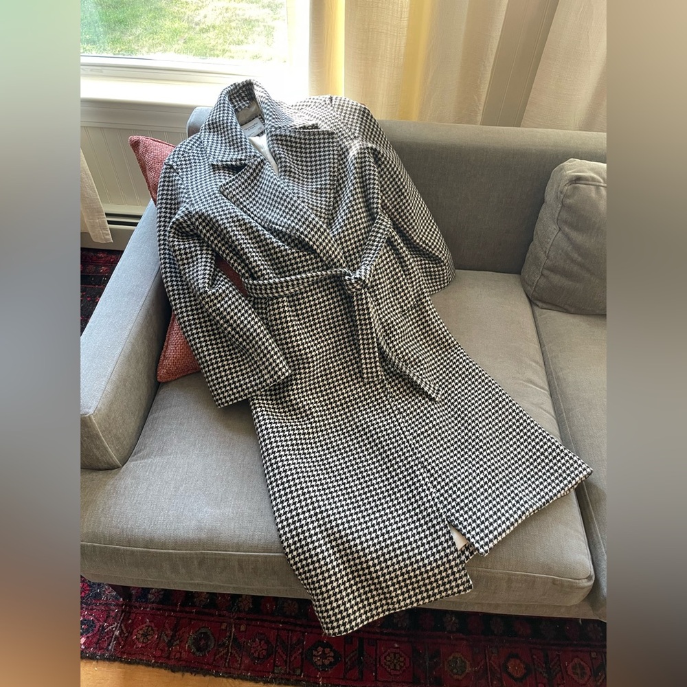 Abercrombie and Fitch Slouchy Belted Wool-Blend Dad Coat White Houndstooth